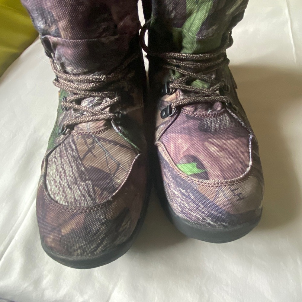 Boots - Picture 5 of 8